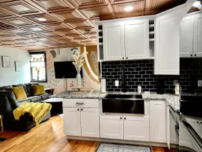 Stylish 2BR • Near DE Turf, Beaches & Dining - Image 2