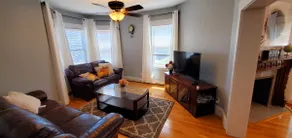 Charming 4R Boston home w/parking, 5 min to Casino - Image 2