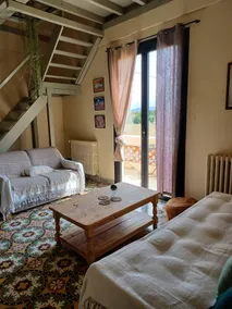 Independent accommodation in a farmhouse - Image 2