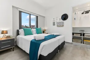Dreamy 2 bed apartment by the sea - Image 2