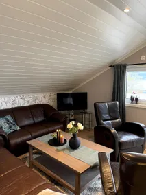 Cozy cottage/apartment with nice lake views. - Image 4