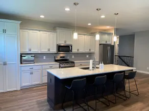 Entire Home: First Class Stay for Work & Play - Image 4