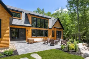 Cedar Lane Lodge - Luxury Lake House - Image 2