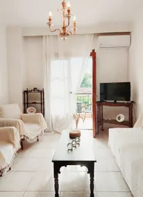 Intimate Olympus House - Image 5