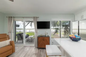 Modern Coastal Escape on Beaufort's Battery Creek - Image 4