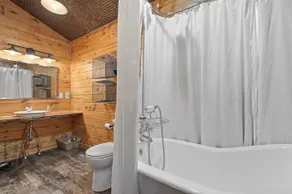 Bunk House At Gold Creek: Rustic Lux Cabin Near Mt. Rushmore & Custer State Park - Image 3