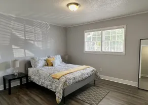 Cozy Apt. Near Downtown (2BR, 1BA, 3 beds) - Image 5