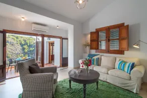 Quiet house in village center with mountains views - Image 3