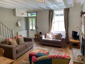 Charming, spacious cottage with stunning views of Staithes and the harbour - Image 5