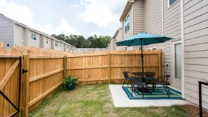 Spacious 3BR Home | Parking for Up to 5 Cars - Image 2