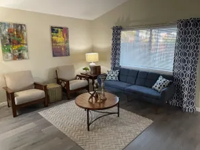 Modern 2 Bedroom Home W/BBQ & Fire Pit - Image 2