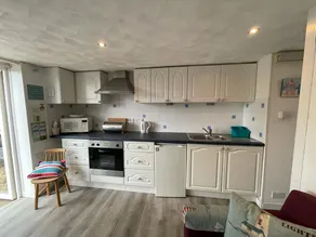Adorable studio sea shanty with sea views - Image 4