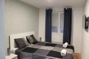 One bedroom & garage parking - Image 4