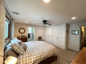 Comfy 6-bedroom family home in the forest hills - Image 3