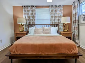 Marian House: 2-Bedroom Getaway in Hallettsville - Image 4