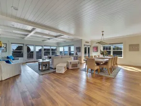 Stunning Lakeview Home with 5 Bedrooms and 6k SqFt of Modern, High-End Amenities - Image 5