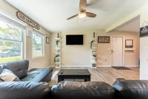 3/1 house conveniently located in central Florida! - Image 5