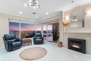 Views on Prospect - centrally located - Image 4