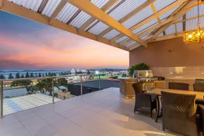 Views on Prospect - centrally located - Image 2