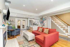 Gorgeous townhouse in Salem w/ outdoor oasis - Image 3