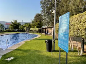 Spacious house with pool access. - Image 2