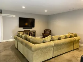 Private Guest Suite (entire level), Steps from KU - Image 2
