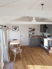 Luxury 1 bedroom lodge - Image 2