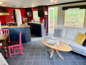 The Beehive Lodge, Hot Tub, private outside area - Image 5
