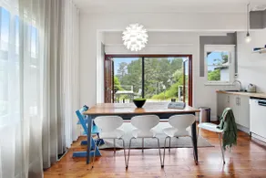 The Little Blue Cottage - Image 3