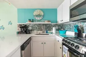 Contemporary Cottage Condo Plush Ocean Front King - Image 4