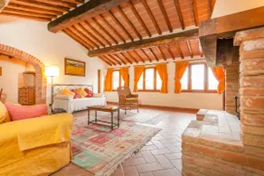 Apartment in historic house with pool and view - Image 3
