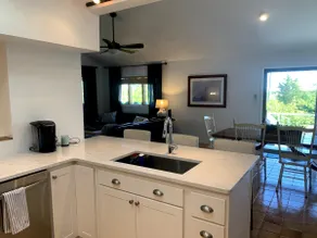 Island Getaway: Dog Friendly, Close to Beach - Image 3