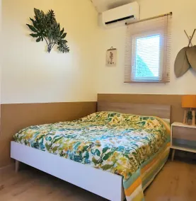 Small house close to the beach, quiet, surrounded by greenery - Image 4