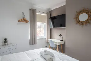 Kingsway Property. 4 bed, 5 guests. (Discounts Ava - Image 4
