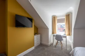 Kingsway Property. 4 bed, 5 guests. (Discounts Ava - Image 3