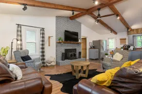 Secluded, Modern Mountain Gem - Sleeps 10 - Image 3