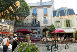 Cozy and quiet duplex in the city center of Auray - Image 4