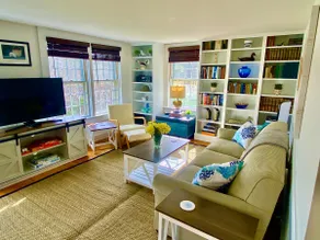 Nantucket Farmhouse-Walk to Beach-Near Sunset - Image 4