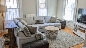 Luxury living, quick walk to town. King bed. - Image 5
