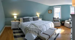 Luxury living, quick walk to town. King bed. - Image 3