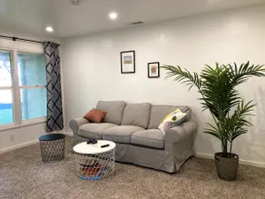 2 Bed Near Doctors Hospital: Beautiful, Sunny, New - Image 4