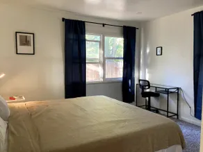 2 Bed Near Doctors Hospital: Beautiful, Sunny, New - Image 2