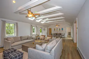 3-bedroom Berkshire bungalow on 2.5 peaceful acres - Image 3