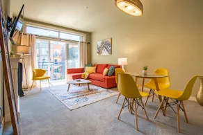 Brilliant 2 Bedroom Home in the Heart of Seattle! - Image 3