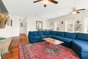 Luxury 2BD Apt | 1 Block off St. Charles - Image 2