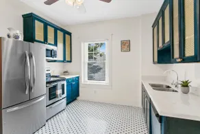 Luxury 2BD Apt | 1 Block off St. Charles - Image 3