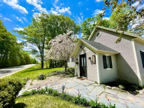 Maple Grove Retreat House - Image 2