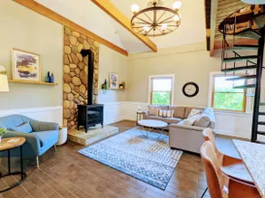Maple Grove Retreat House - Image 4