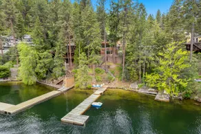 Beautiful Liberty Lake Waterfront House - Image 2