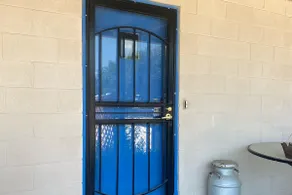 Quiet cozy 2 bedroom with pool access, gated - Image 2